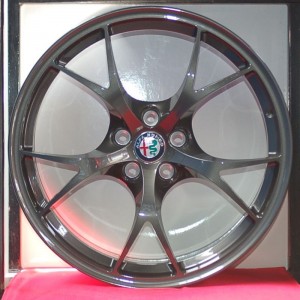 Cerchi Giulia Doppia Misura 19 Originali Alfa Romeo Bruniti Leggeri e Pneumatici Pirelli Pzero PZ4 Rft 225 40 255 35