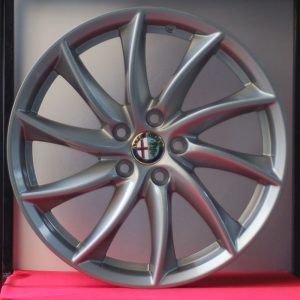 KIT CERCHI IN LEGA 4WQ A TURBINA E PNEUMATICI PIRELLI P7 RFT ALFA ROMEO GIULIA 18 GRIGIO ORIGINALE