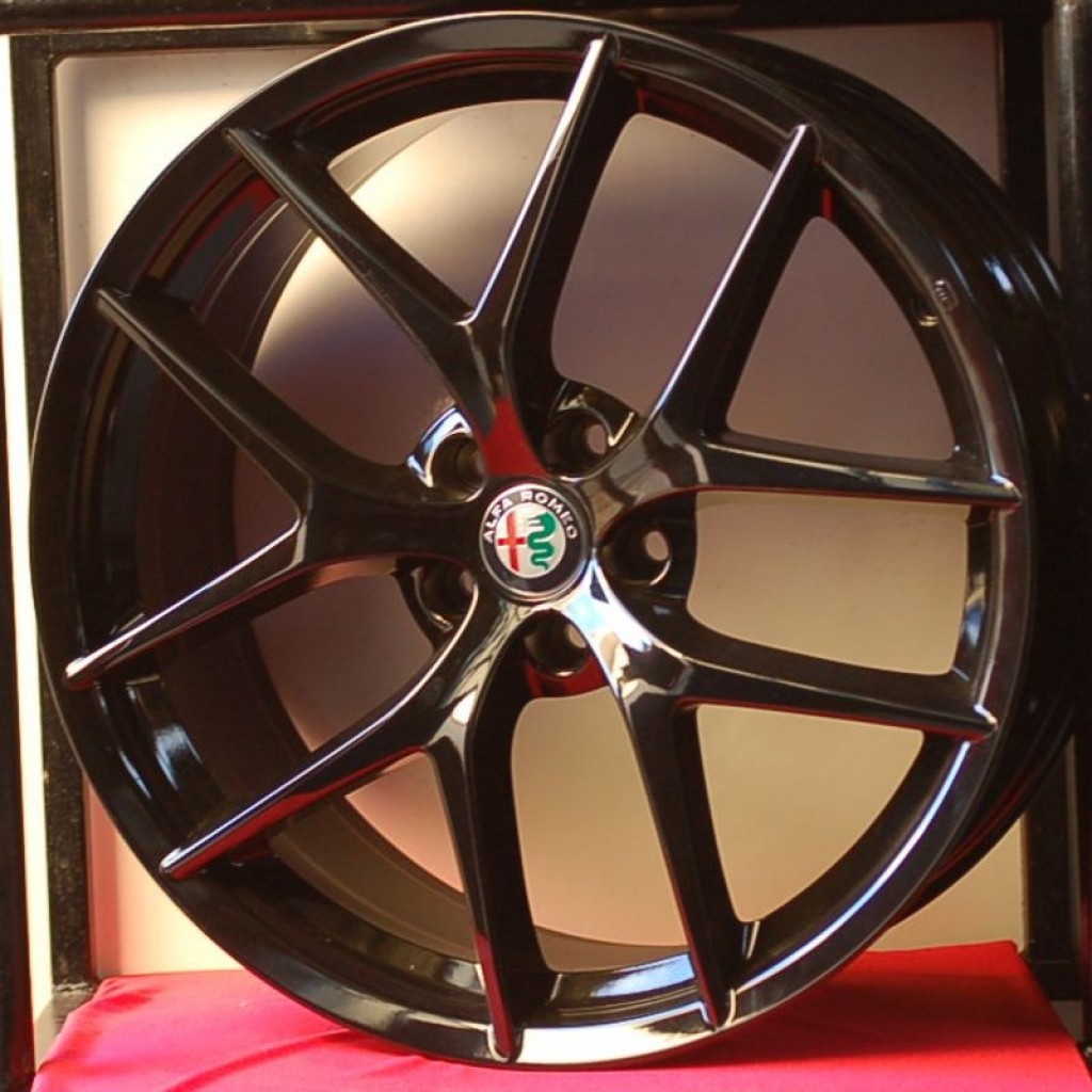 KIT CERCHI IN LEGA 5A6 TROFERO E PNEUMATICI CONTINENTAL ALFA ROMEO STELVIO 20 ORIGINALI NERO LUCIDO