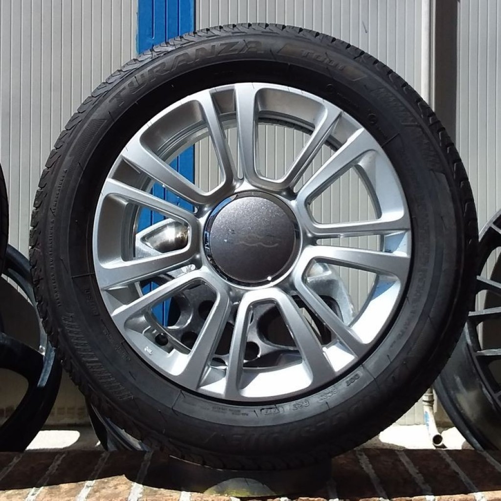 KIT CERCHI IN LEGA E PNEUMATICI BRIDGESTONE T001 16 FIAT 500L ORIGINALI