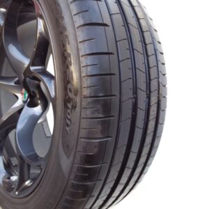 KIT CERCHI IN LEGA 5YN E PNEUMATICI PIRELLI PZERO ALFA ROMEO STELVIO QUADRIFOGLIO DOPPIA MISURA 20 ORIGINALI
