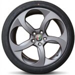 Cerchi Giulia Doppia Misura 18 Originali Alfa Romeo a 5 Fori Bruniti e Pneumatici Pirelli P7 C2 RFT