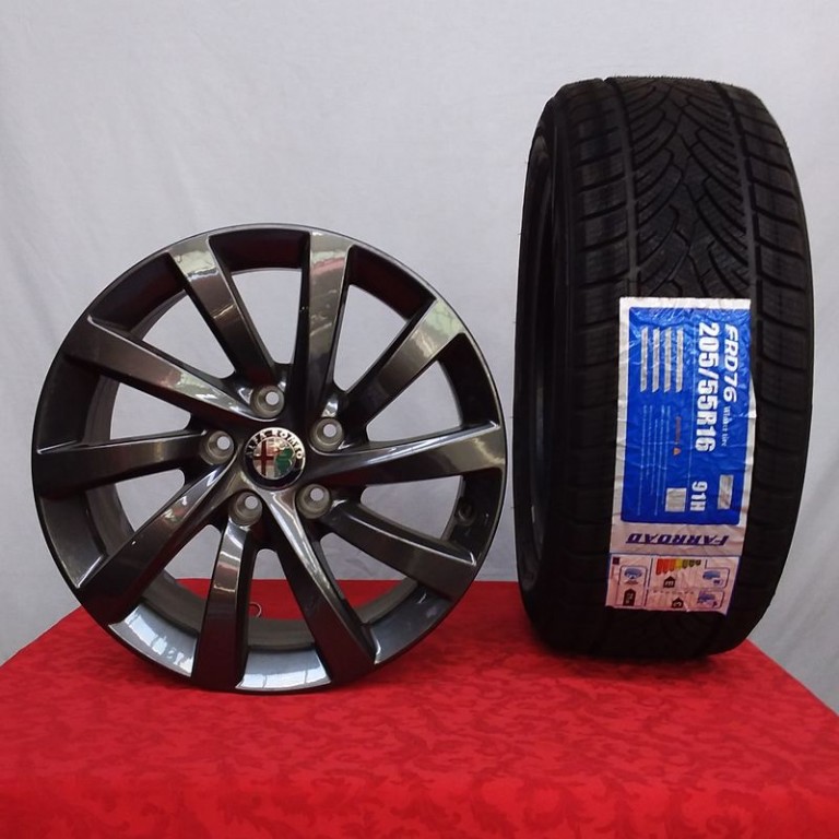 Cerchi Giulietta 16 Originali Alfa Romeo a Turbina Antracite e Pneumatici invernali Farroad FRD76 91H 205 55