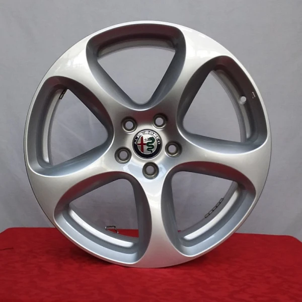 Cerchi in lega Alfa Romeo Stelvio 18 Originali Alfa Romeo Sport Silver Demontati