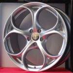 Cerchio Giulia 10X19 Originali Alfa Romeo Performance Silver - Image 4