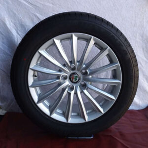 Cerchi Giulia 17 Originali Alfa Romeo e Pneumatici Michelin Alpin5 225 50