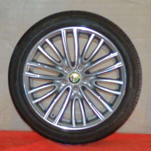Cerchi Giulia 18 Originali Alfa Romeo a Raggi e Pneumatici Pirelli P7 Cinturato 255 40 225 45