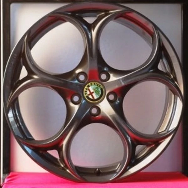 Cerchi Giulia Doppia Misura 8-9 da 19 Alfa Romeo Performance Brunito