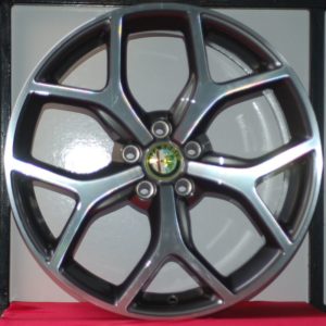 Cerchi Giulia Doppia Misura 19 Originali Alfa Romeo Bruniti Design e Pneumatici Bridgestone S001 225 40 255 35ali Alfa Romeo Bruniti Diamante e Pneumatici Bridgestone S001 225 40 255 35
