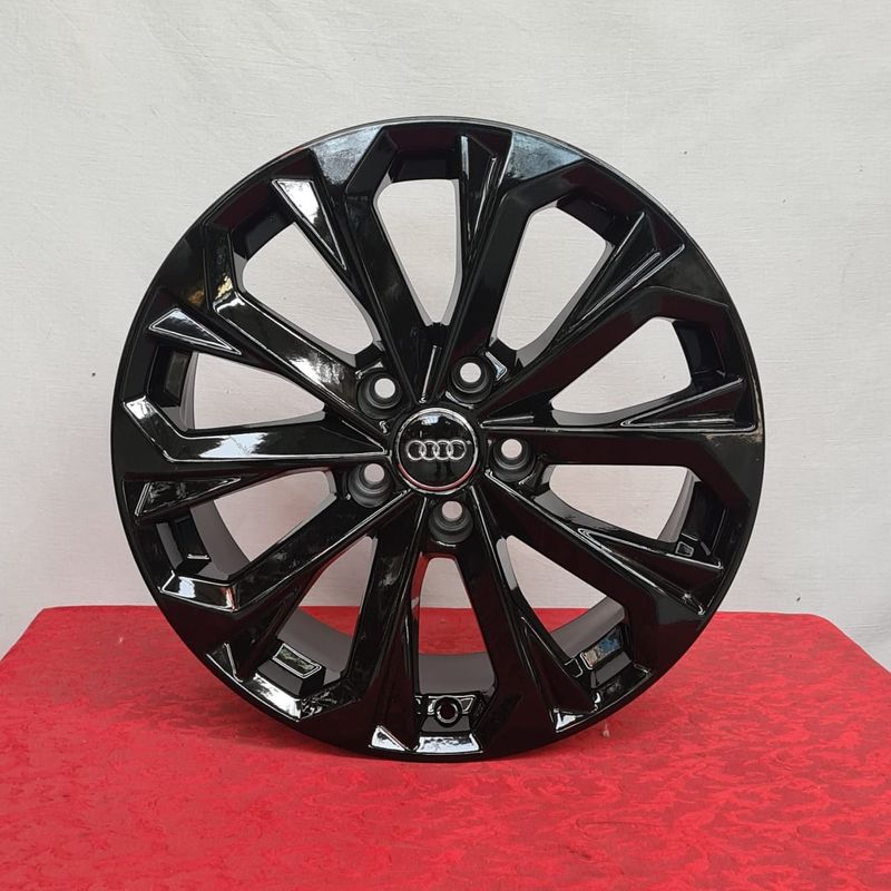 Cerchi Audi A4 17 Originali Nero Lucido Cerchi Audi A4 17 Originali Nero Lucido
