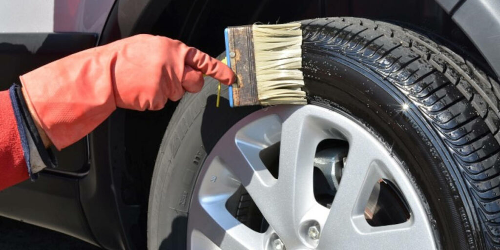 Come fare il nero gomme per ravvivare la gomma: fai da te