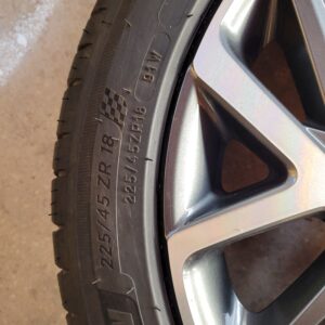 Cerchi Kona 18 Originali Hyundai e Pneumatici Michelin 225 45 - Image 3