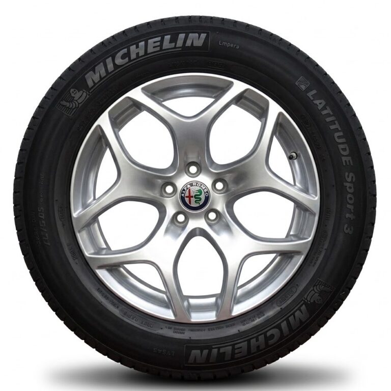 Cerchi Stelvio 18 Originali Alfa Romeo Design Silver e Pneumatici Michelin CrossClimate 235 60