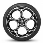 Cerchi Giulia Doppia Misura 19 Originali Alfa Romeo Performance e Pneumatici Bridgestone S001 225 40 255 35