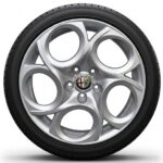 Cerchi Giulietta 17 Originali Alfa Romeo a 5 Fori Silver e Pneumatici Goodyear Vector 225 45
