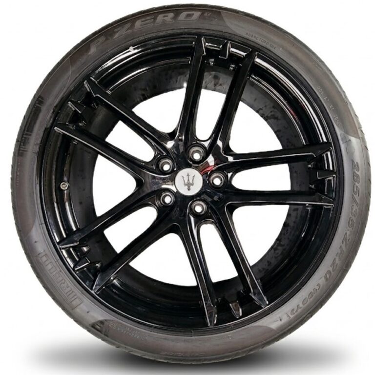 Cerchi Maserati Ghibli Doppia Misura 20 Nero Lucido e Pneumatici Pirelli Pzero 285 35 - 245 35