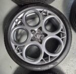 Cerchi in lega Tonale 20 Originali Alfa Romeo Grafite e Pneumatici PIRELLI SCORPION 235 40 - Image 2