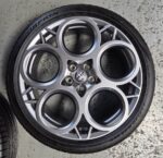 Cerchi in lega Tonale 20 Originali Alfa Romeo Grafite e Pneumatici PIRELLI SCORPION 235 40 - Image 5